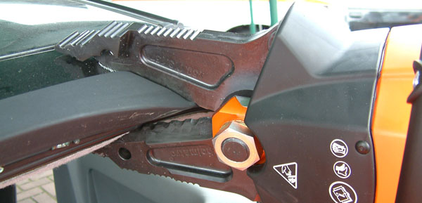 hydraulic cutter close up