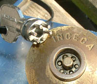 Inceca round lock