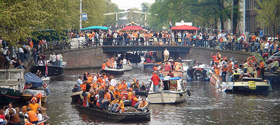 queensday amsterdam: fun fun fun!